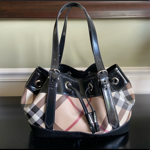 Patent leather trim Burberry shoulder purse - Picture 1 of 3